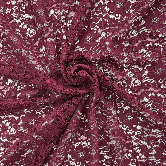 Pizzo Chantilly seta smerlato fiori bordeaux Diffusione Tessuti Pizzo Chantilly seta smerlato fiori bordeaux