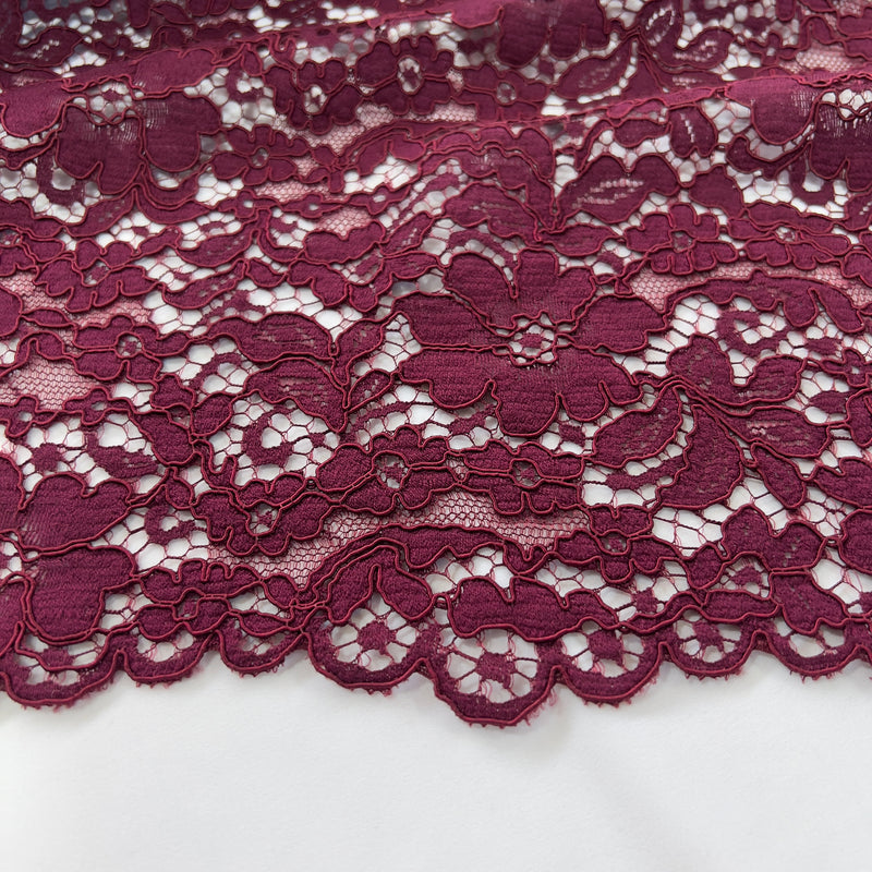 Pizzo Chantilly seta smerlato fiori bordeaux Diffusione Tessuti Pizzo Chantilly seta smerlato fiori bordeaux