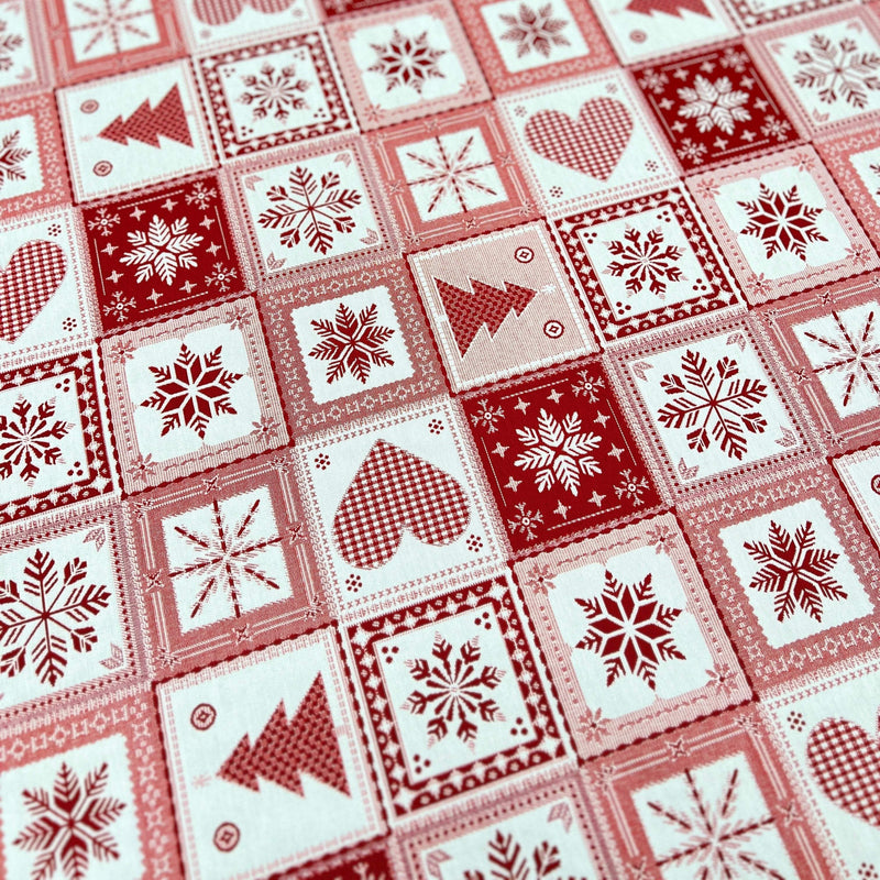 Tessuto Gobelin Natalizio con Cuori Fiocchi di Neve e Alberi