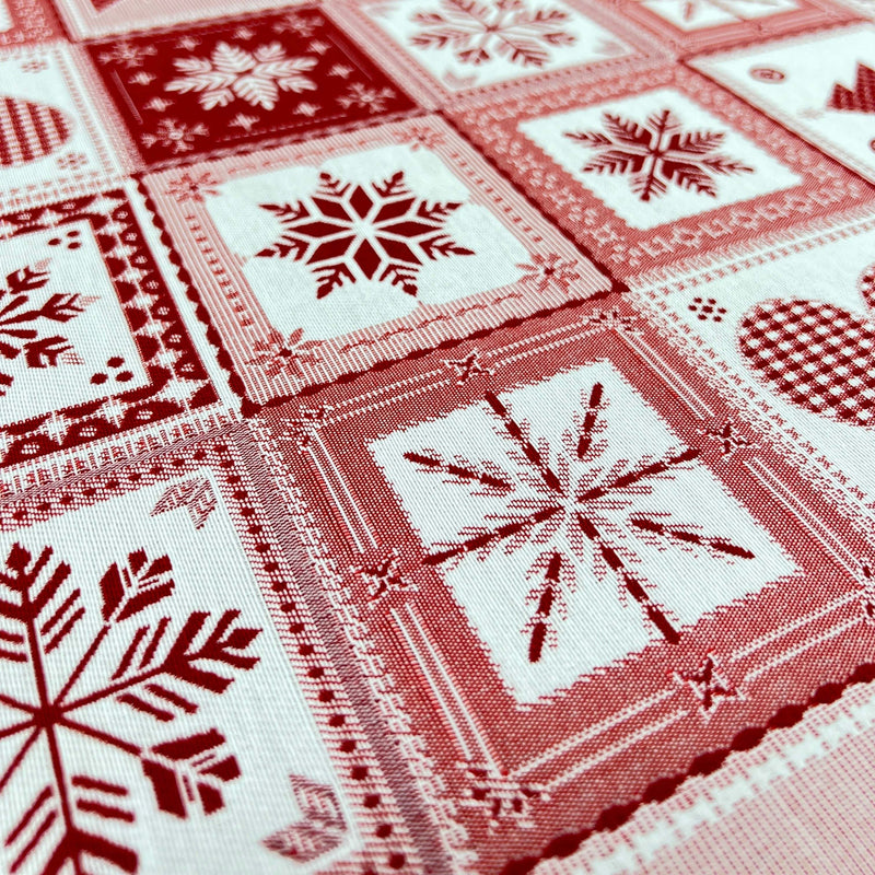 Tessuto Gobelin Natalizio con Cuori Fiocchi di Neve e Alberi