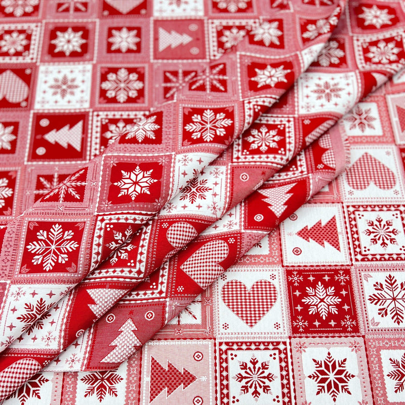 Tessuto Gobelin Natalizio con Cuori Fiocchi di Neve e Alberi