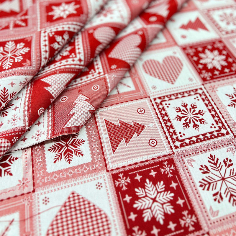 Tessuto Gobelin Natalizio con Cuori Fiocchi di Neve e Alberi