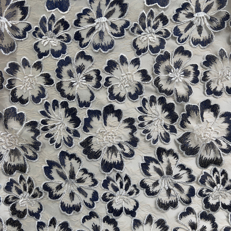 Tulle con fiori di ciliegio ricamato Diffusione Tessuti Tulle con fiori di ciliegio ricamato