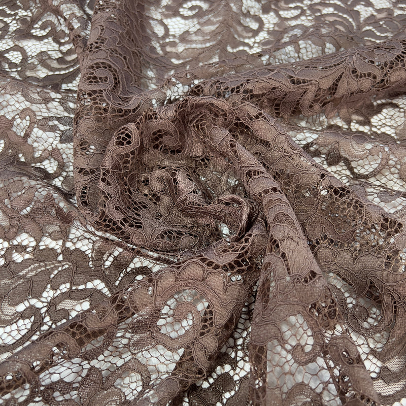 Pizzo Chantilly smerlato foliage Diffusione Tessuti Pizzo Chantilly smerlato foliage
