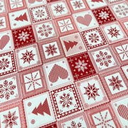 Tessuto Gobelin Natalizio con Cuori Fiocchi di Neve e Alberi - Diffusione Tessuti